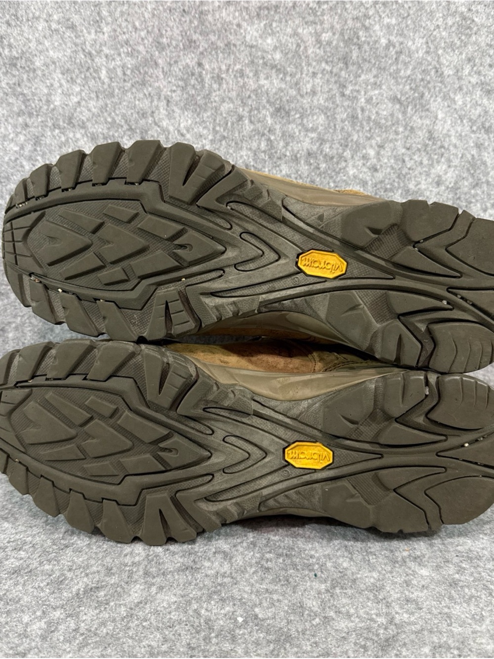 Vasque Hiking Shoes - Mens 10.5 M - Leather Outdoor Trail Walking Rugged Hunting - Picture 2 of 13